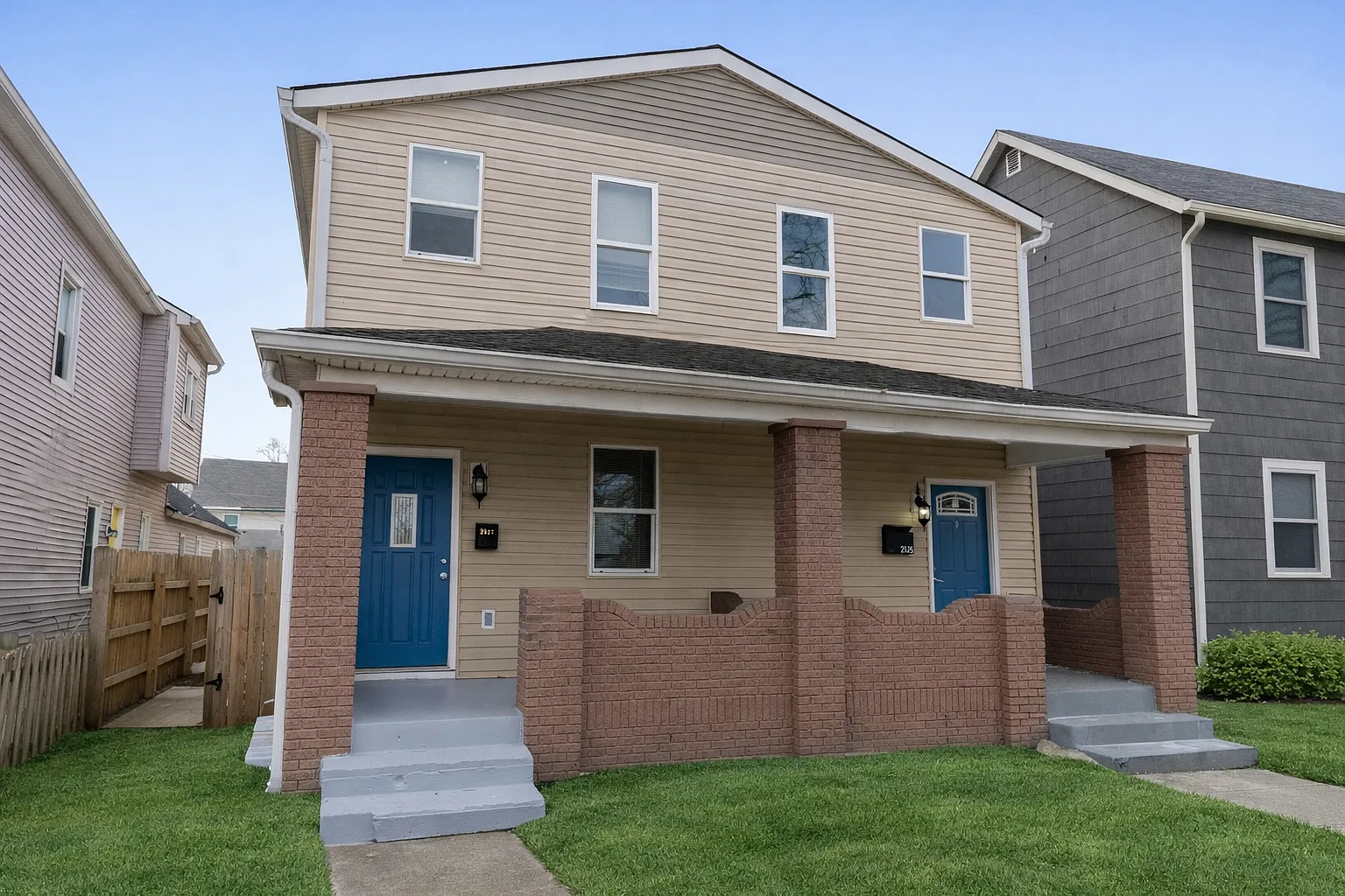 2527 E 10th St #2527 photo 1
