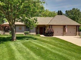 12613 Oakmont Dr, Kansas City, MO 64145
