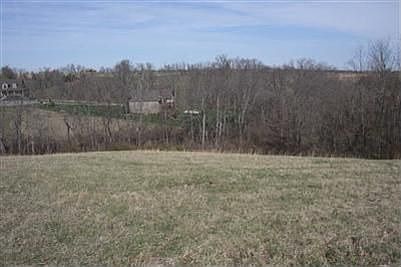 4th image of 213 Crimson Dr
