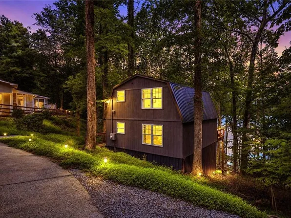 6995 Lakeside Pl, Gainesville, GA 30506