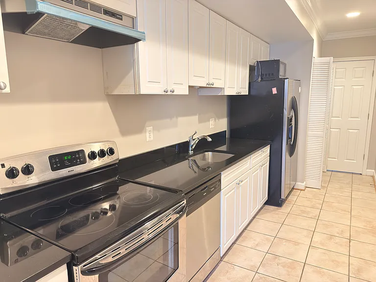 1246 Queen St NE #2 — Photo 12
