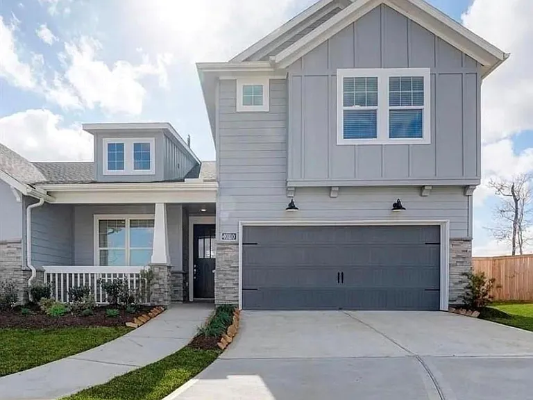 10110 Water Harbor Dr — Photo 1