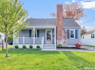 21 Aimes Dr, West Haven, CT 06516
