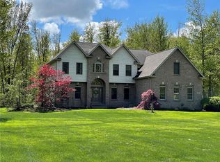 275 Edgewater Cir, Erie, PA 16509
