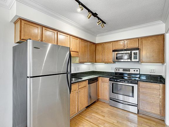 5th image of 2727 W 43rd St APT 409