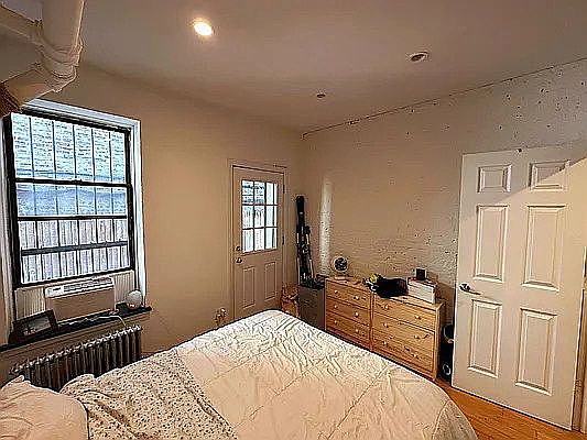 4th image of 611 E 11th St #1G