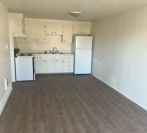 2nd image of 702 S 38th Ave #3