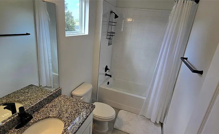 18410 Blue Heron Cir — Photo 42