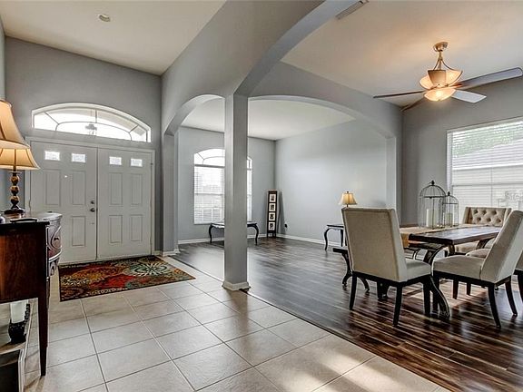 4th image of 7504 Crescent Palm Dr