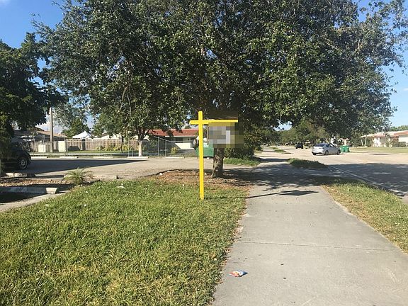 5th image of 3990 Woodside Dr APT 14