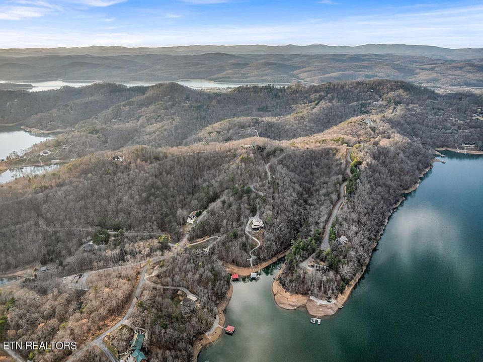 25th image of 31 Ridgeland Dr