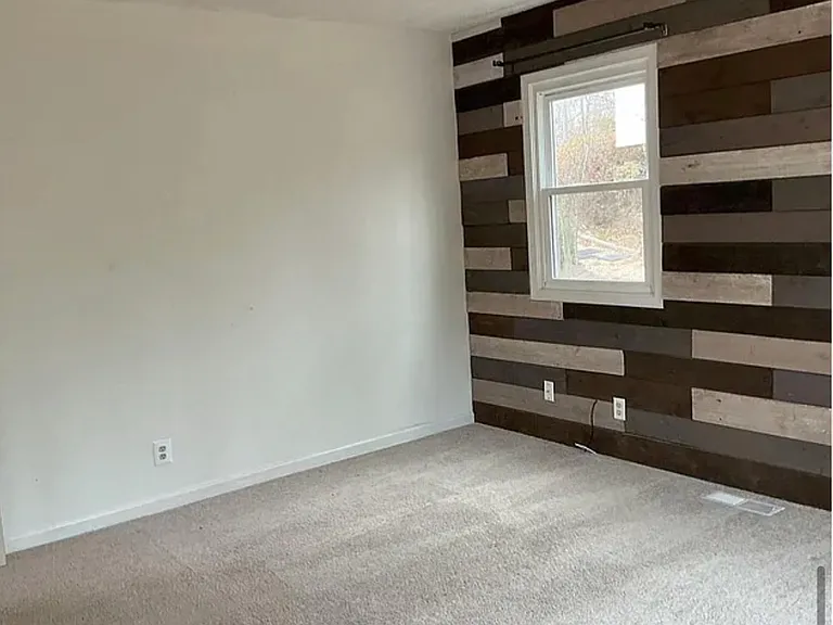 229 Washington St — Photo 16