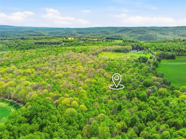 3 & 4 Killarney Rd, Mill Run, PA 15464