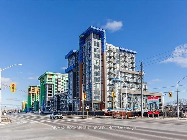 460 Dundas St E #522 — Photo 1
