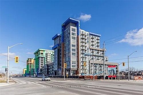 460 Dundas St E Photo 1