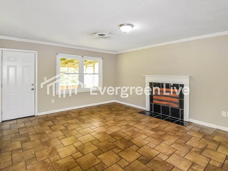 2124 Cottingham Dr — Photo 6