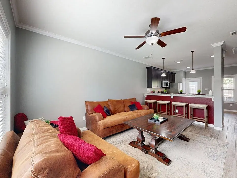 301 Parkway #ID1688197P