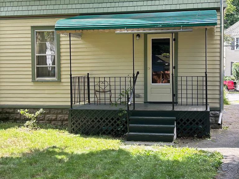 104 Elmendorf St — Photo 5