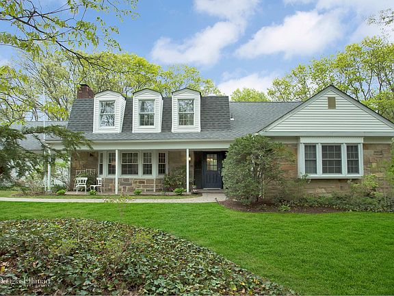 2nd image of 14 Westbourne Ln