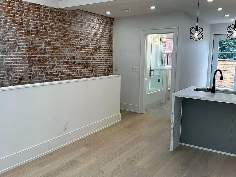 242 Christie St — Photo 5