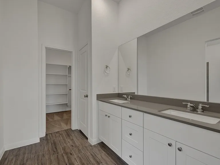 8929 James Bowie — Photo 13