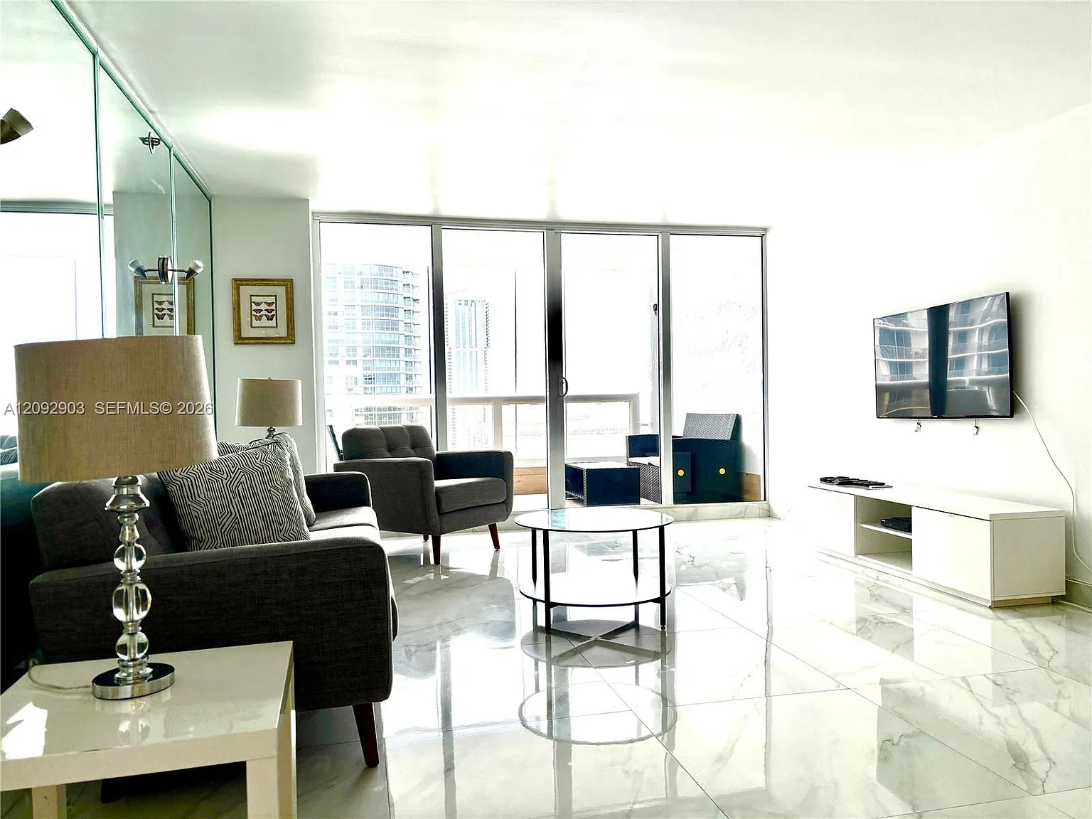 Venetia Condo — Photo 2