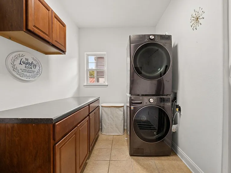 315 Veterans Ln — Photo 7