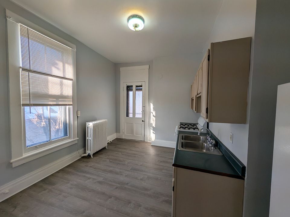 1st image of 2227 Kemper Ln APT 3