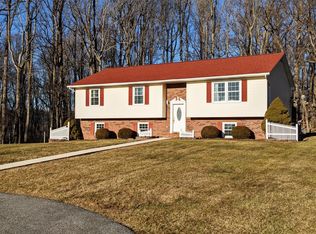 95 Cove Hills Ln, Wytheville, VA 24382