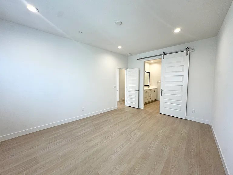 11161 Akarna Ct — Photo 23
