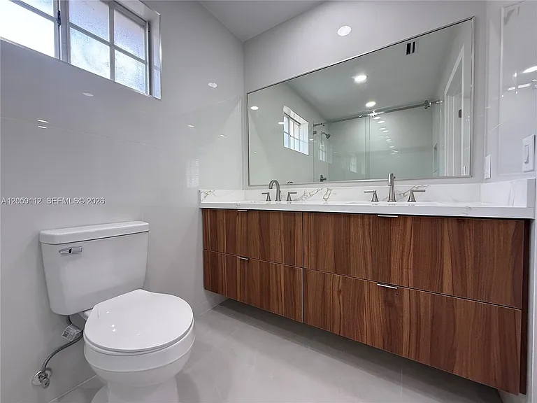 3514 W 76th St #201 — Photo 13