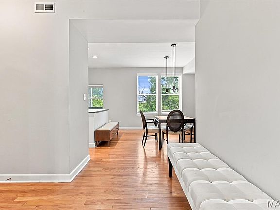 5th image of 5885 Nina Pl APT 2E