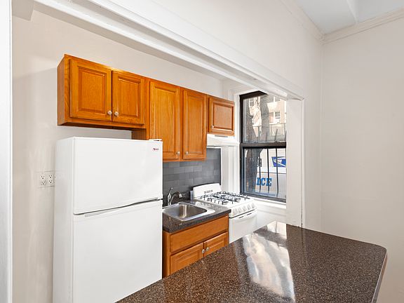 2nd image of 237 E 20th St APT 1G