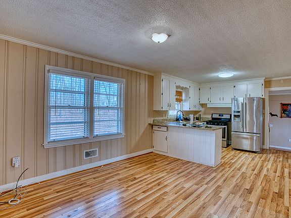 5th image of 3207 Amity Road Ext