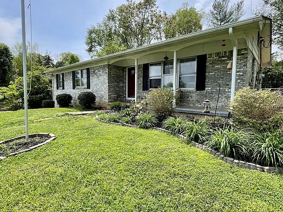 2nd image of 2773 Robin Cir