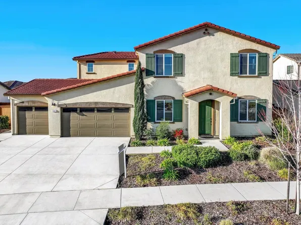 1695 Blossom Way, Dixon, CA 95620