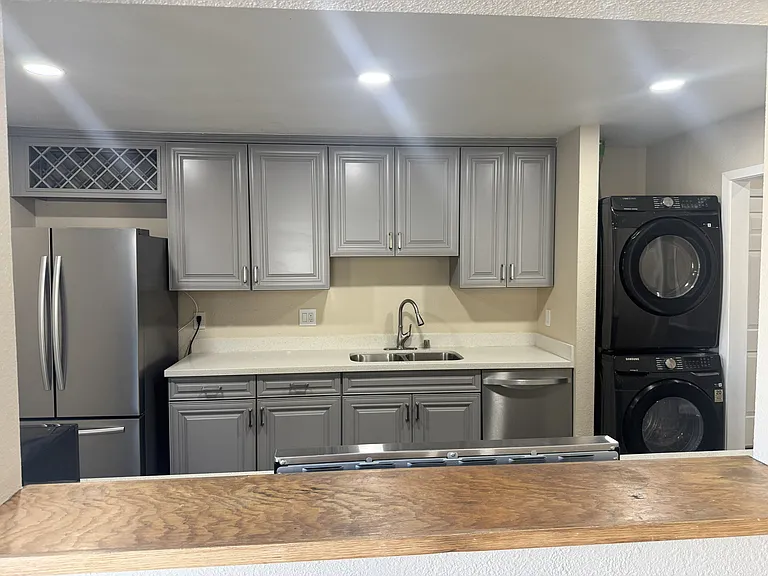 388 Santa Clara Ave — Photo 3