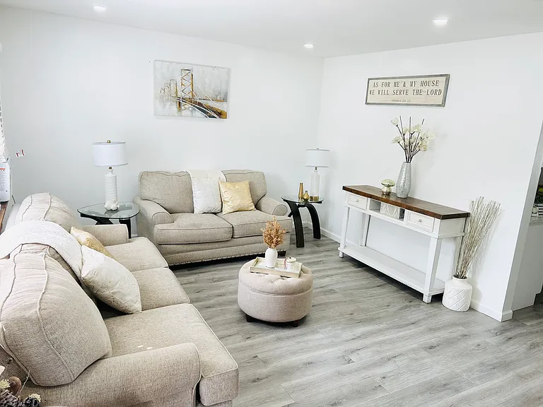 Meadow Ln — Photo 11
