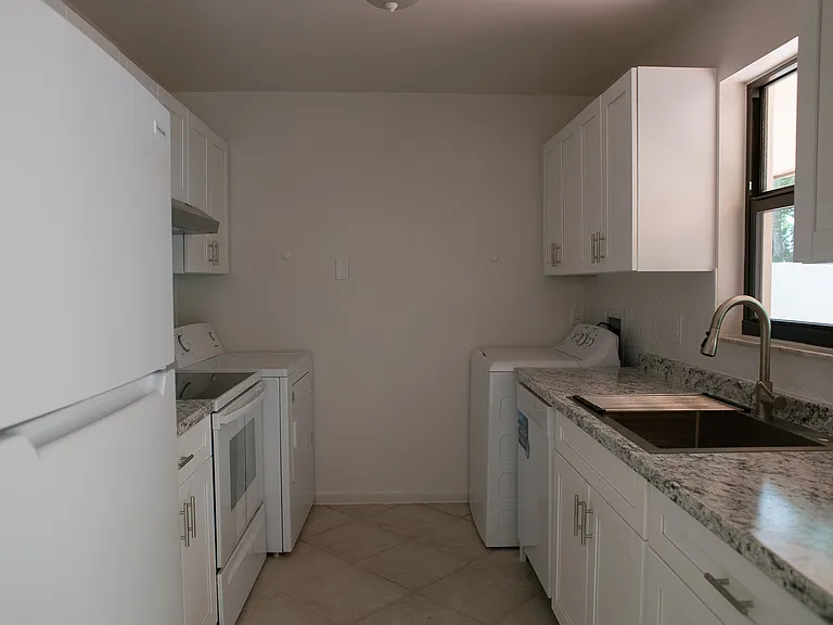 13920 SW 52nd Ln — Photo 6