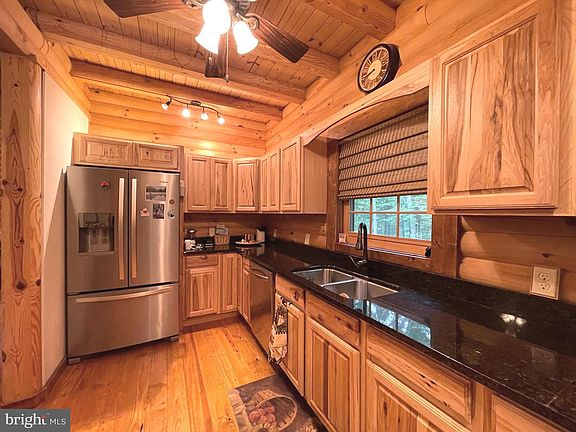 5th image of 185 Hidden Valley Ln