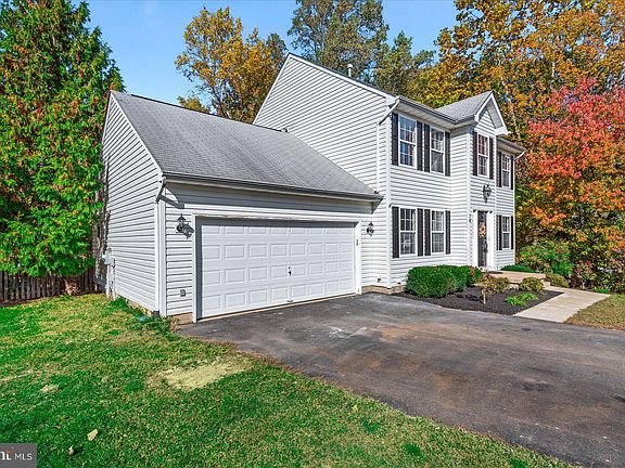 4th image of 16 Averil Ct