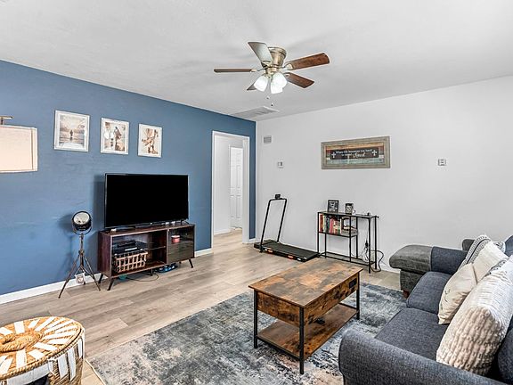 5th image of 4325 W Damsen Ave
