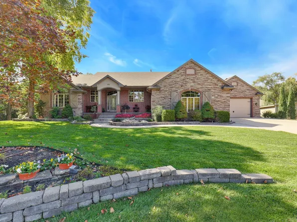 8509 W Meadow Park Ct, Wichita, KS 67205