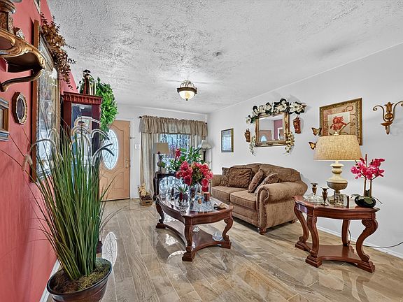 5th image of 2251 Myrtlewood Dr