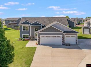 137 Timberwolf Ct, Mankato, MN 56001
