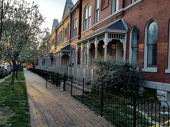 Unit is located in quiet neighborhood in LaFayette Square