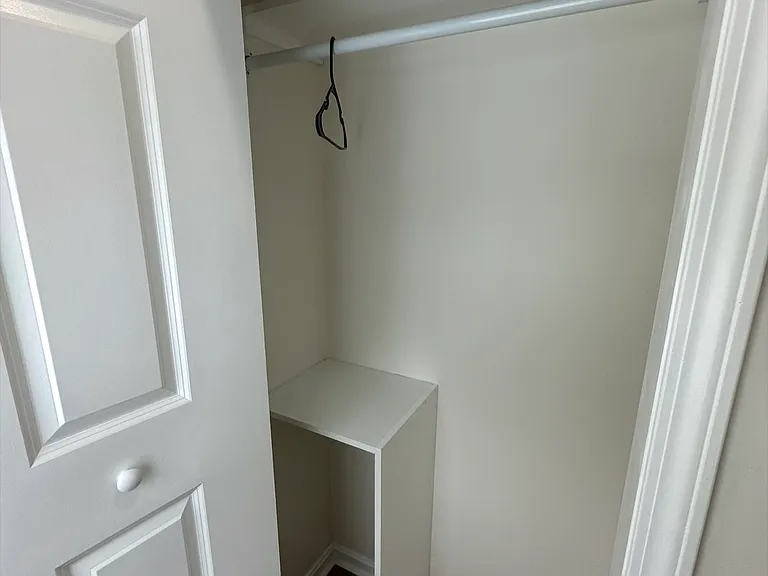 19 Leslie Rd — Photo 6