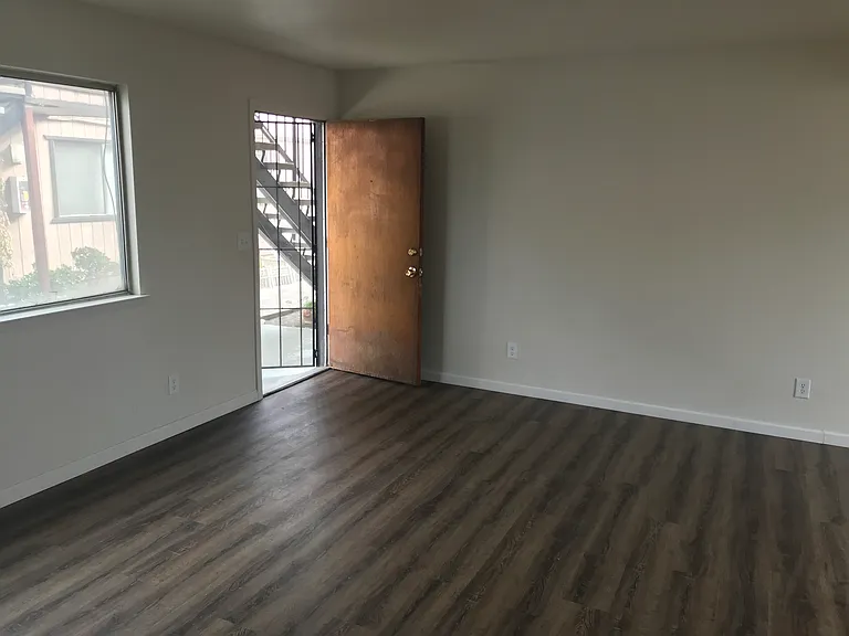 744 E Dennett Ave #104 — Photo 1
