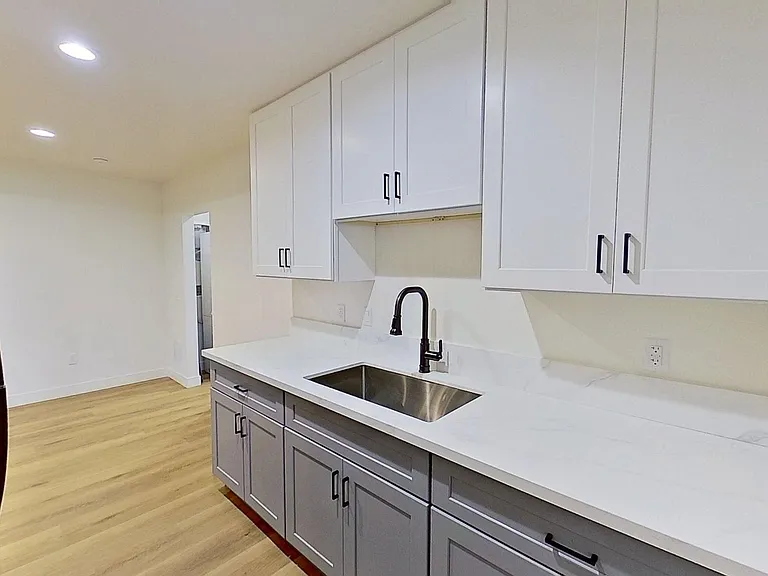 829 N Garfield St — Photo 9