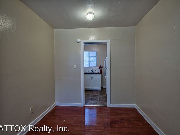 5th image of 638 E Park Ave APT 08